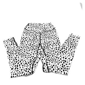 Balance Athletica Ascend Leggings in Snow Leopard